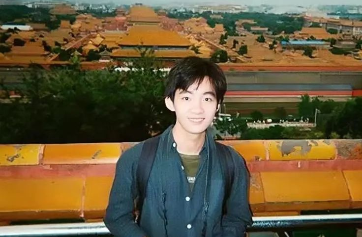 李军毅2.png
